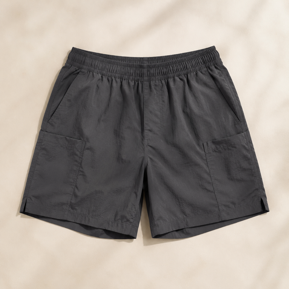 Shorts color carbón, producto simulado